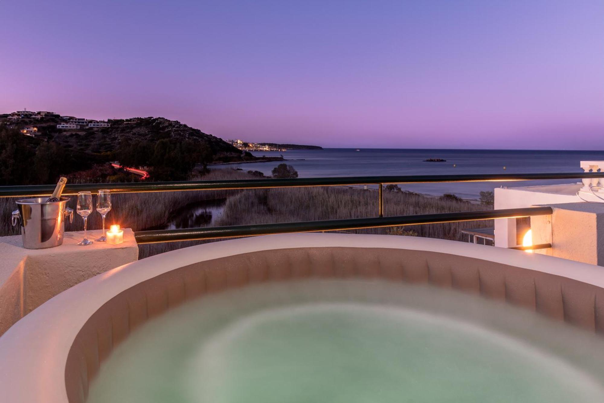 Coastal Dream Beachview Jacuzzi& Sauna Amoudara  Bagian luar foto